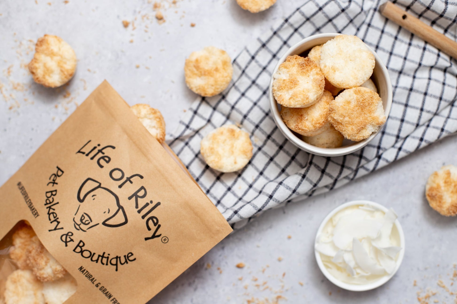 Coconut Macaroons 100g – The Original Macaroon for Dogs!
